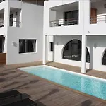 202 Hotell 3*