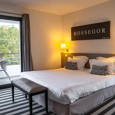 Hotel 202