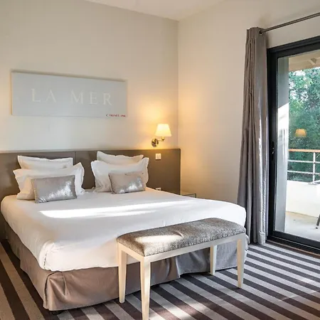 202 Hotel 3*