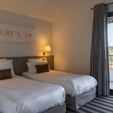 Hotel 202
