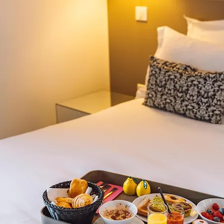 202 Hotel 3*
